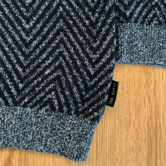 Ted Baker London Crewneck Sweater Men's Large Chevron Knit Navy Gray Wool Blend - Picture 6 of 10